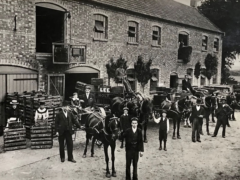 Picturecraft of Holt, history, Alfred Lee and staff in Lees Yard, Holt